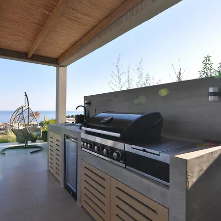 Leisure Gates 2 ネア・スキオニ