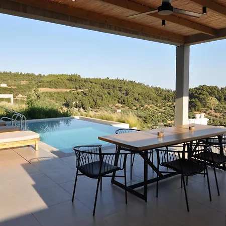 فيلة Leisure Gates 2 *